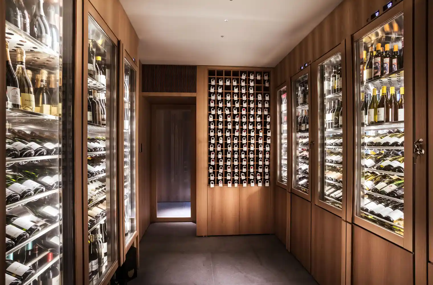 food experience, andrea aprea, cantina vini