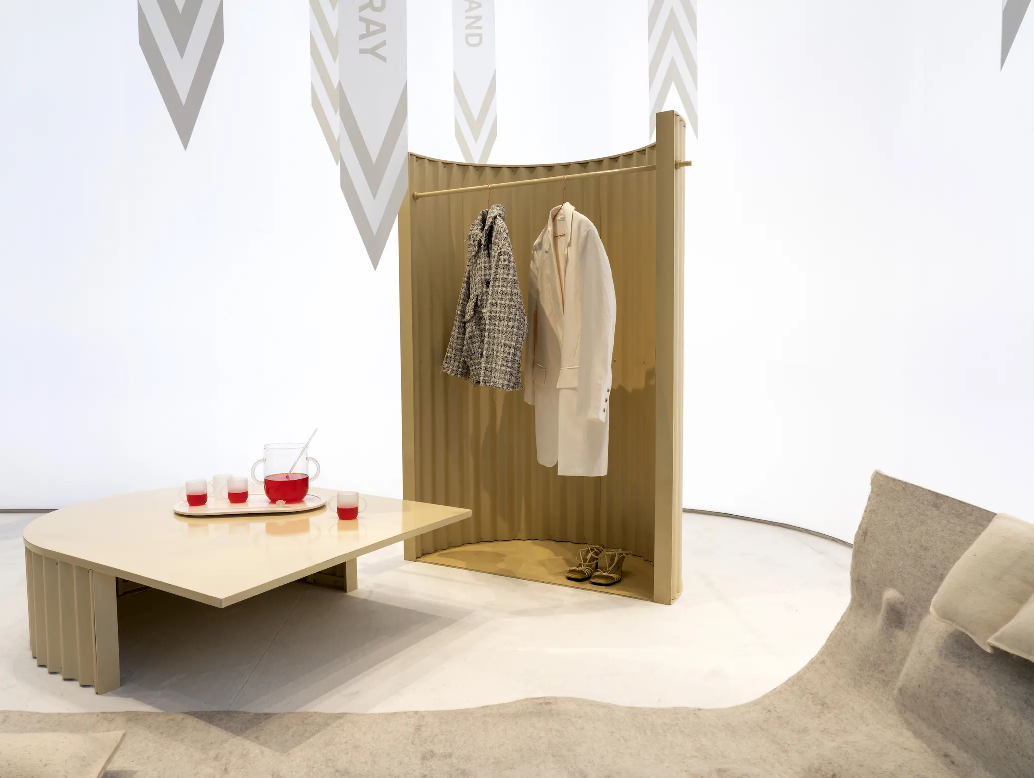 strategia pianca emerging lines interior
