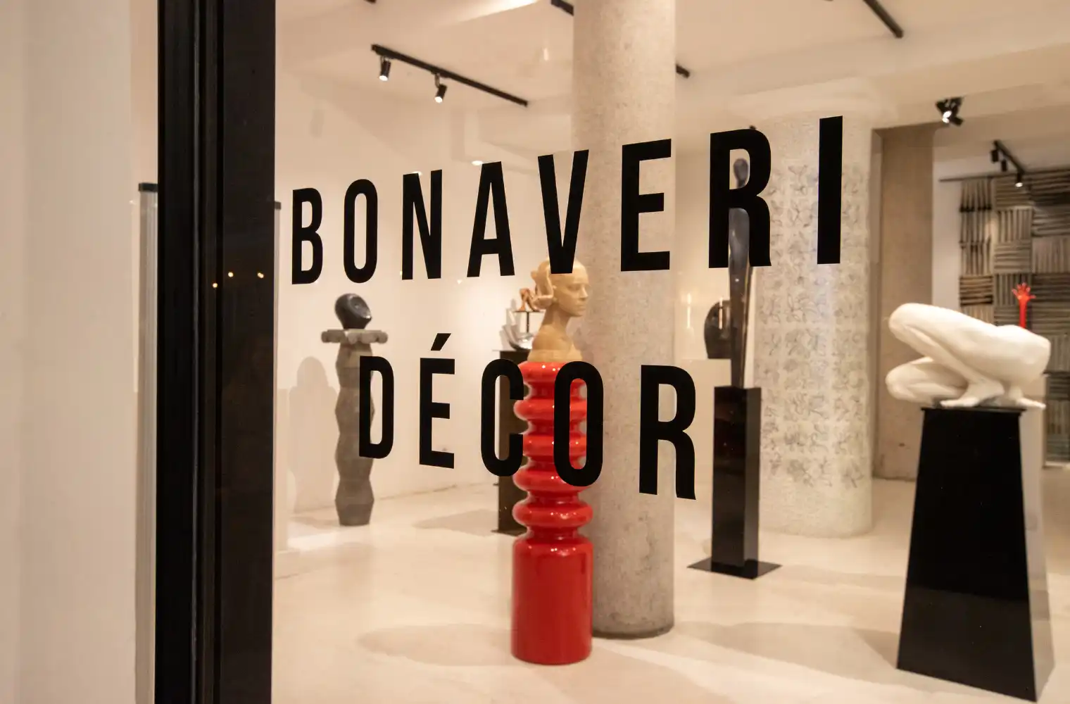 nemo monti comunicazione bonaveri decor vetrina nome